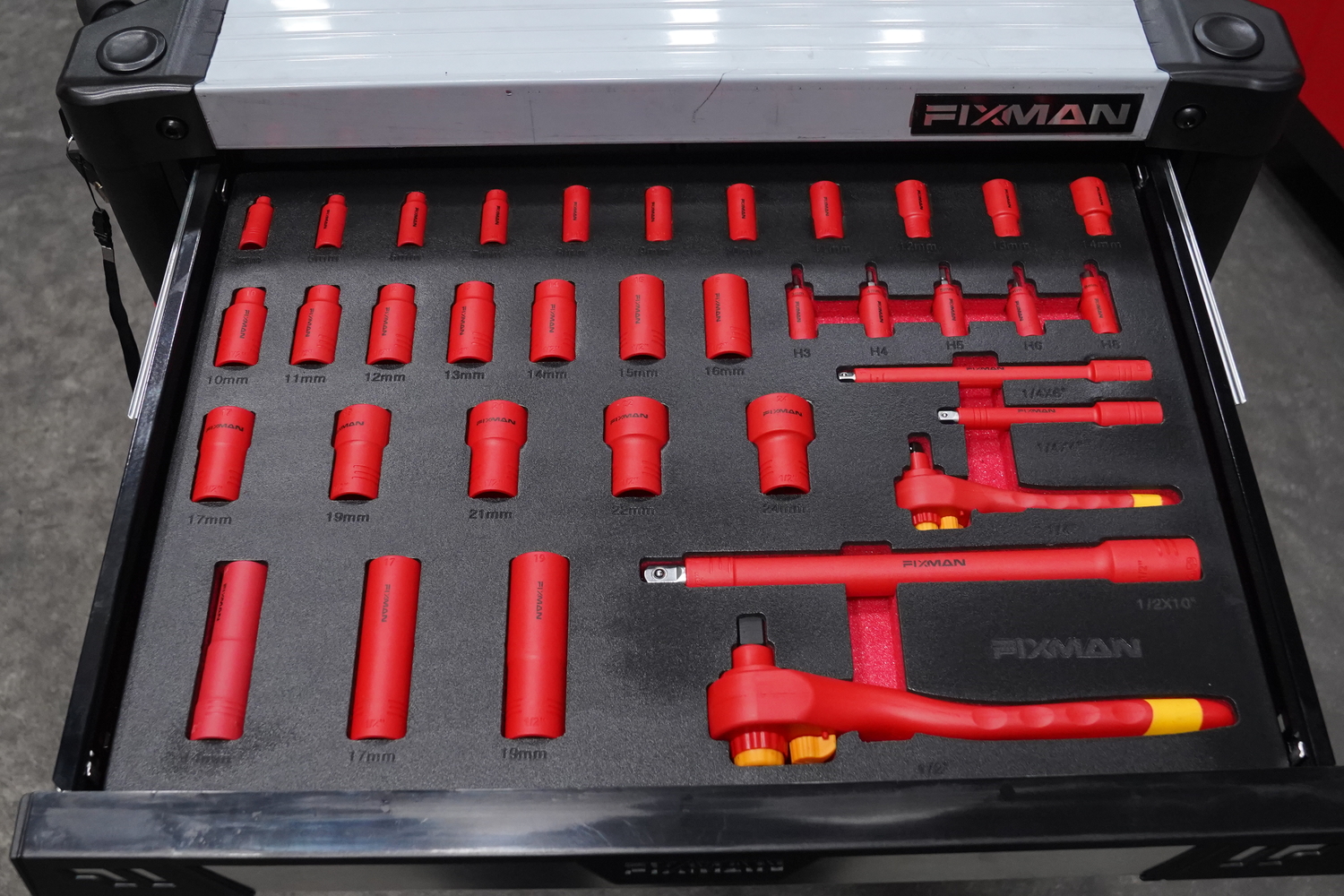 ตู้เครื่องมือ FIXMAN H1RM7M พร้อมเครื่องมือ 143 ชิ้น